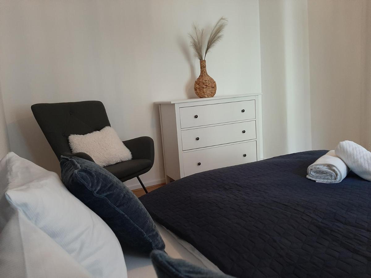 Zentrale Lage I Historisch I Parkplatz I Fahrradkeller Apartment Straubing