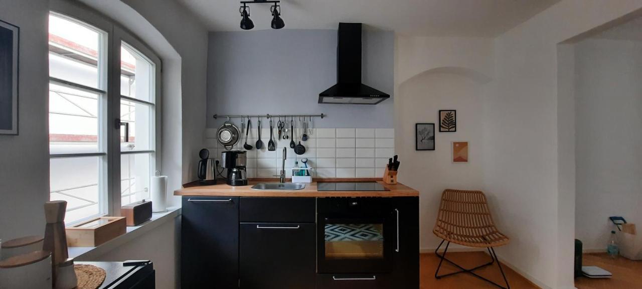 Zentrale Lage I Historisch I Parkplatz I Fahrradkeller Apartment Straubing